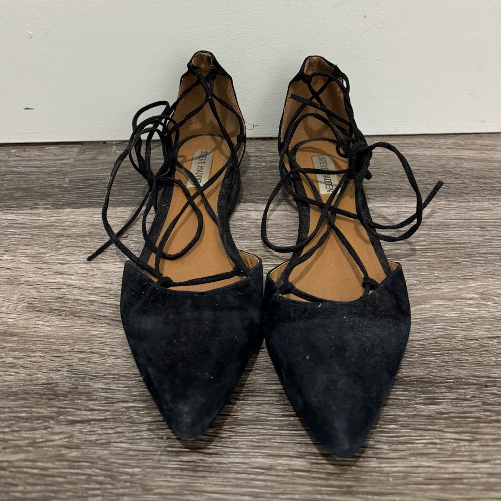 Steve Madden Black Velvet tie flats size 9